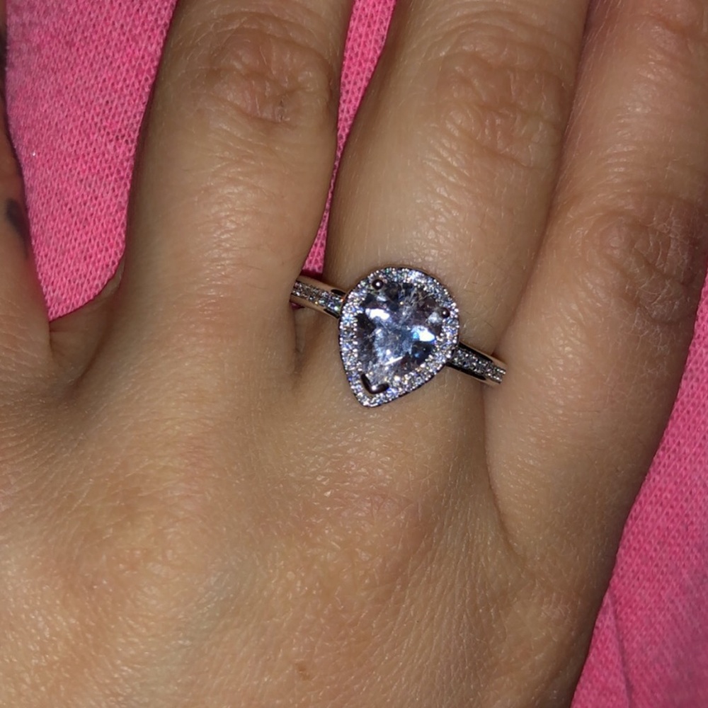 Diamond ring - Picture 2 of 2